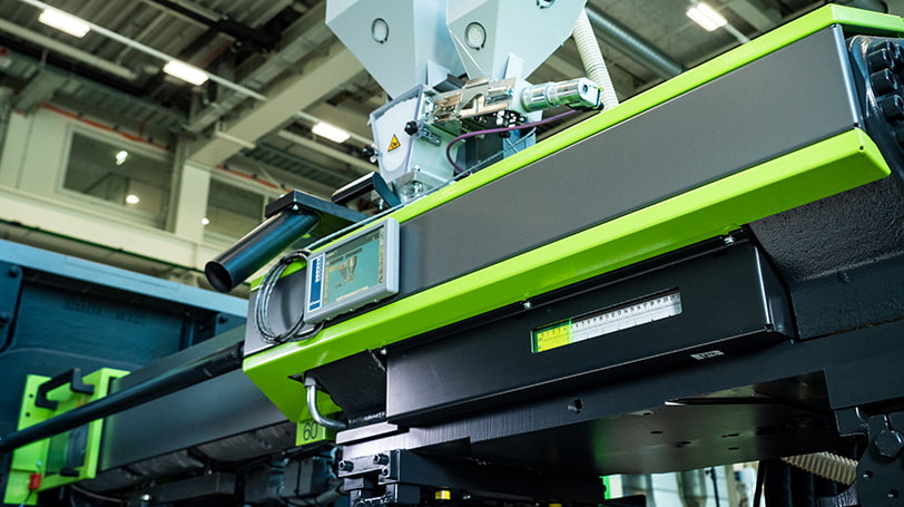 ▷ Injection moulding machine for thin-wall plastic - ENGEL