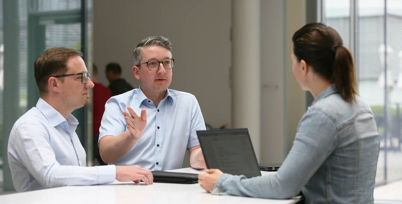 Picture shows Michael Riegler and Arnold Hofer, experts for cyber security, in an interview