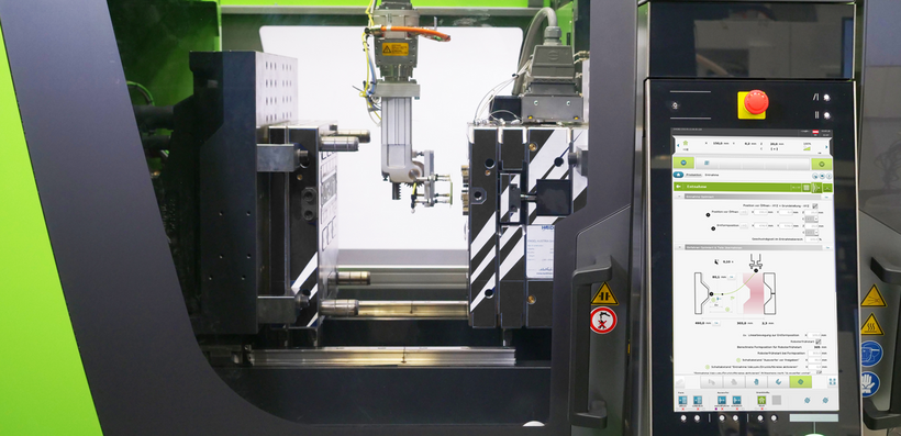 Image shows robot path planning with the help of ENGEL's digital solution iQ motion control